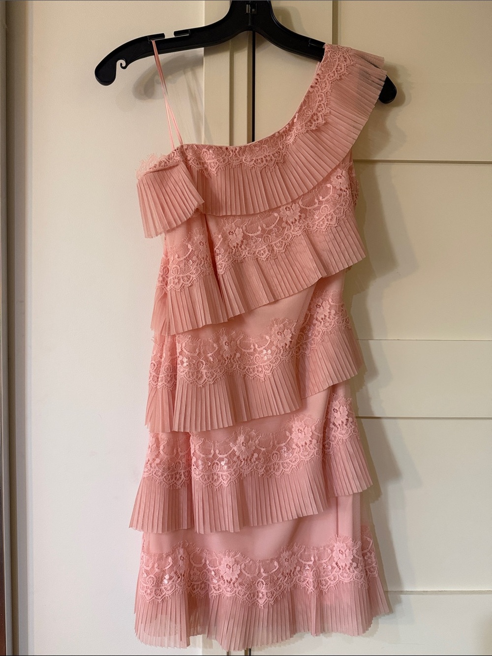 Max & Cleo, One-Shoulder Pleated Tiered Lace Mini Dress, Size 0